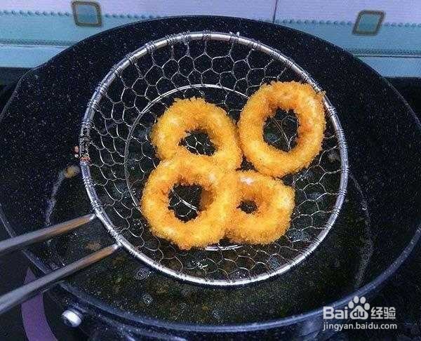 黄灿灿，外酥里嫩吃不够的炸鱿鱼圈