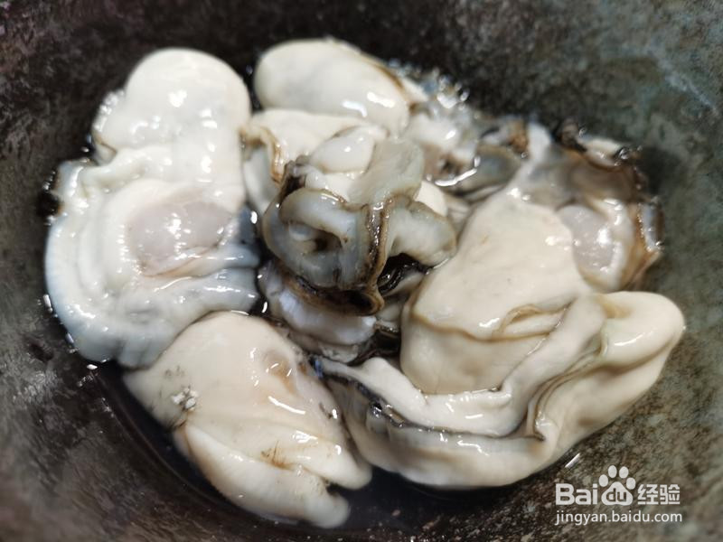 砂锅三杯生蚝焗鸡的做法