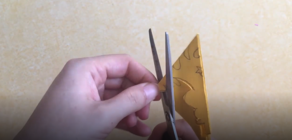 圣诞剪纸怎样剪？