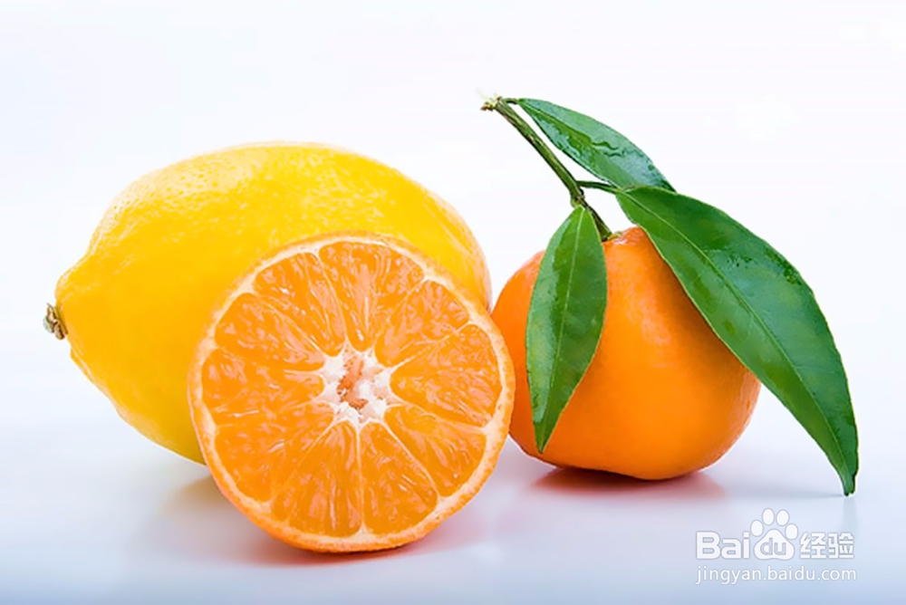<b>每天一杯柠檬水一个橙子可以美白抗辐射</b>