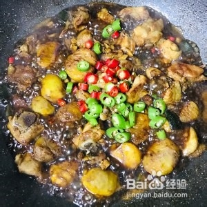 板栗烧鸡的做法