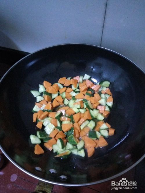 减肥餐——胡萝卜黄瓜炒火腿的做法