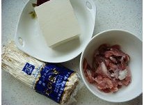金针菇豆腐肉片汤