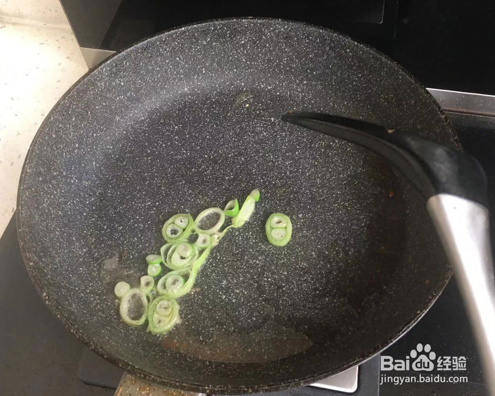 妈妈教你做蒜薹炒肉