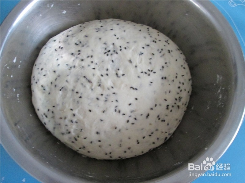 奶香黑芝麻发面饼