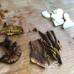 教你怎么做罗勒风味牛肝菌炒饭（宝宝版）