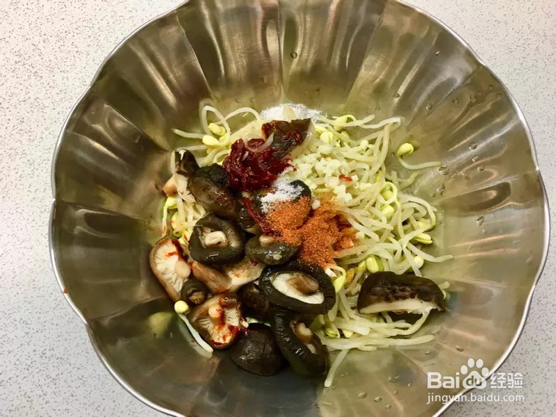怎样做出家常菜系列之豆芽拌香菇