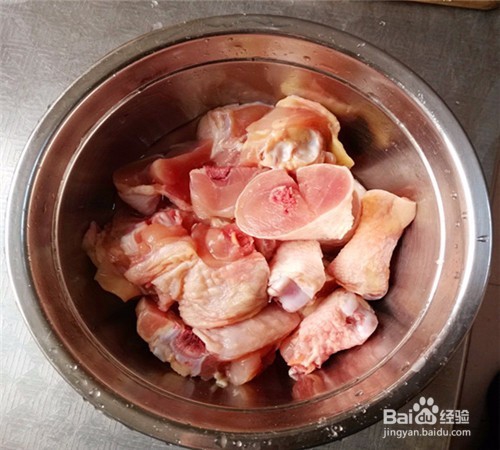 超级好吃的土豆焖鸡腿