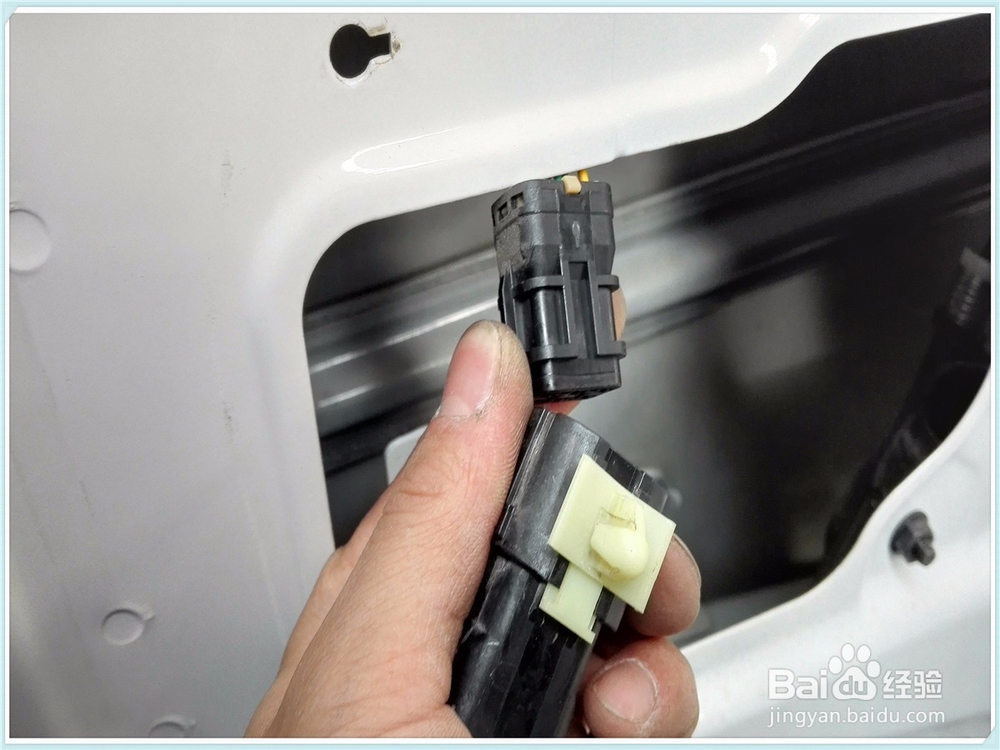 名爵3系的后视镜怎么拆卸