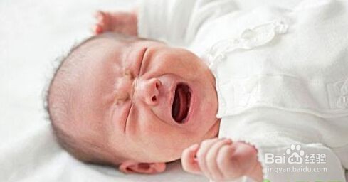 妈妈给宝宝喝牛奶习惯性加糖，医生检查后吓坏了