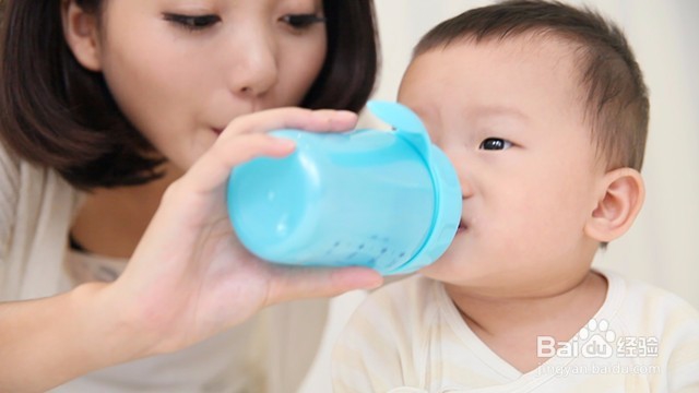 刚出生的婴幼儿宝宝吃什么奶粉好