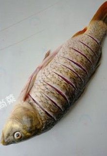 蒜爆鱼--3步搞定风靡徐州多年的蒜爆鱼