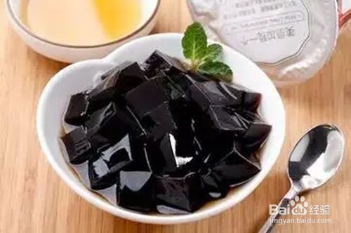 夏季甜品烧仙草和龟苓膏是同一种食物吗