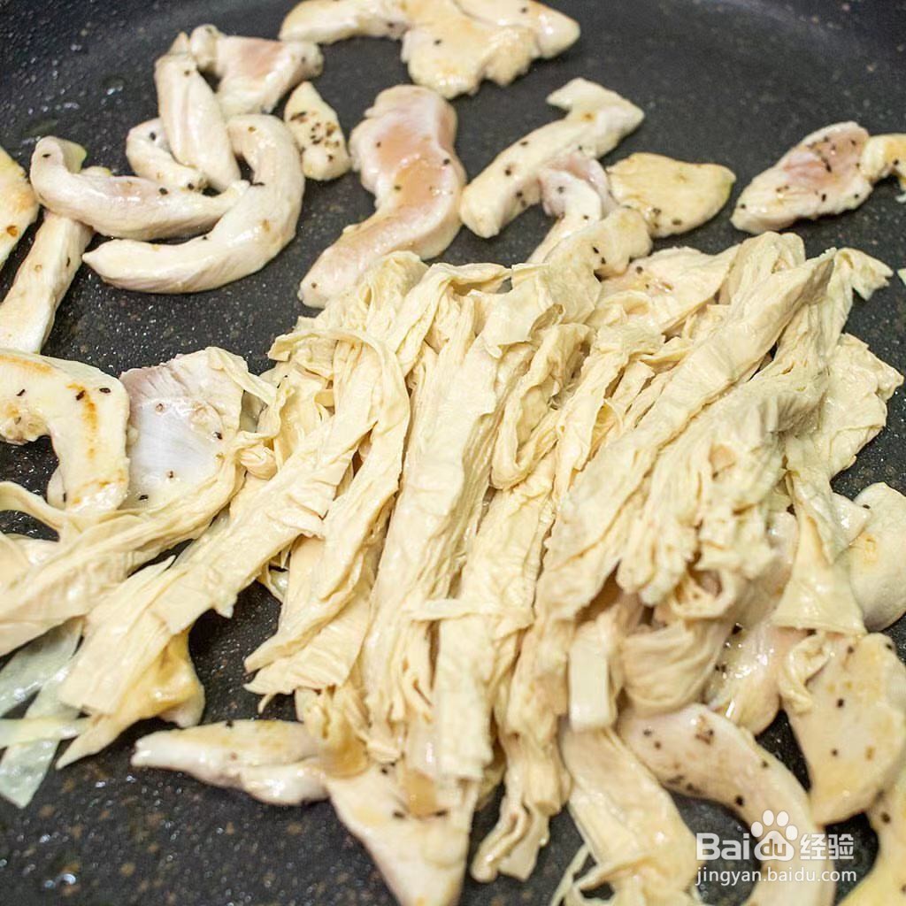 鸡胸肉炒豆皮的做法