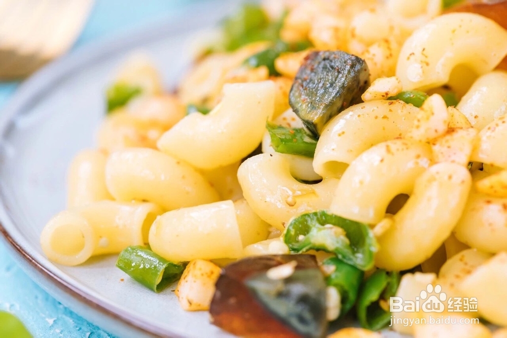 怎么做出中国味道皮蛋炒通心粉
