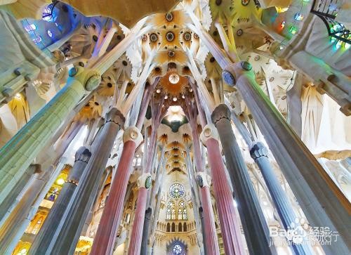 高迪建筑旅游攻略