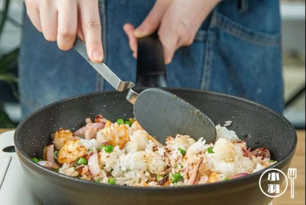 芝士焗大虾番茄饭