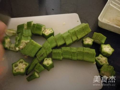 秋葵清炒玉米笋