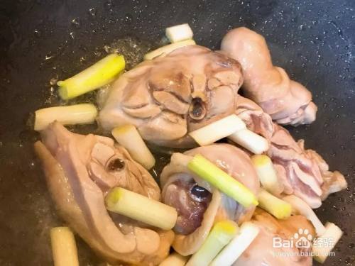 怎样做出家常菜系列之蚝油香菇炒鸡腿