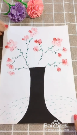 如何用口红制作开花的树？