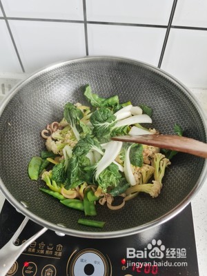 鱿鱼菜花荷兰豆的做法