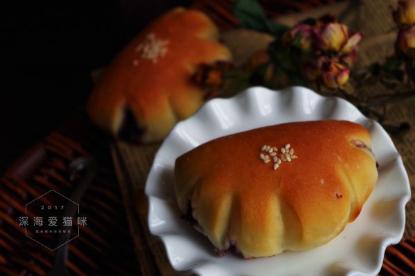 黑米糯米花朵餐包