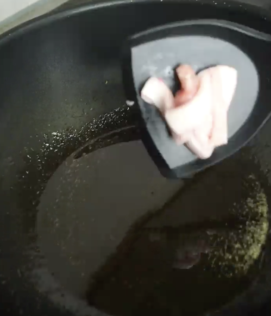 白菜炒肉怎么做？