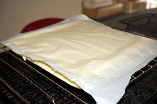 草莓奶油蛋糕卷