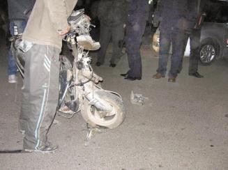 汽车撞了电动车人受伤了,怎么赔偿