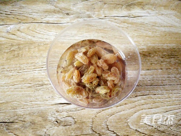 葡萄干餐包的做法