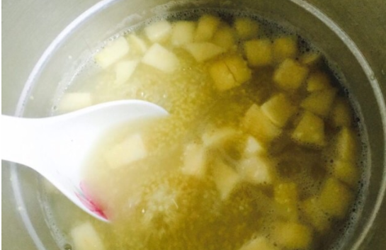 用高压锅煮稀饭水总是流出来 流了很多水