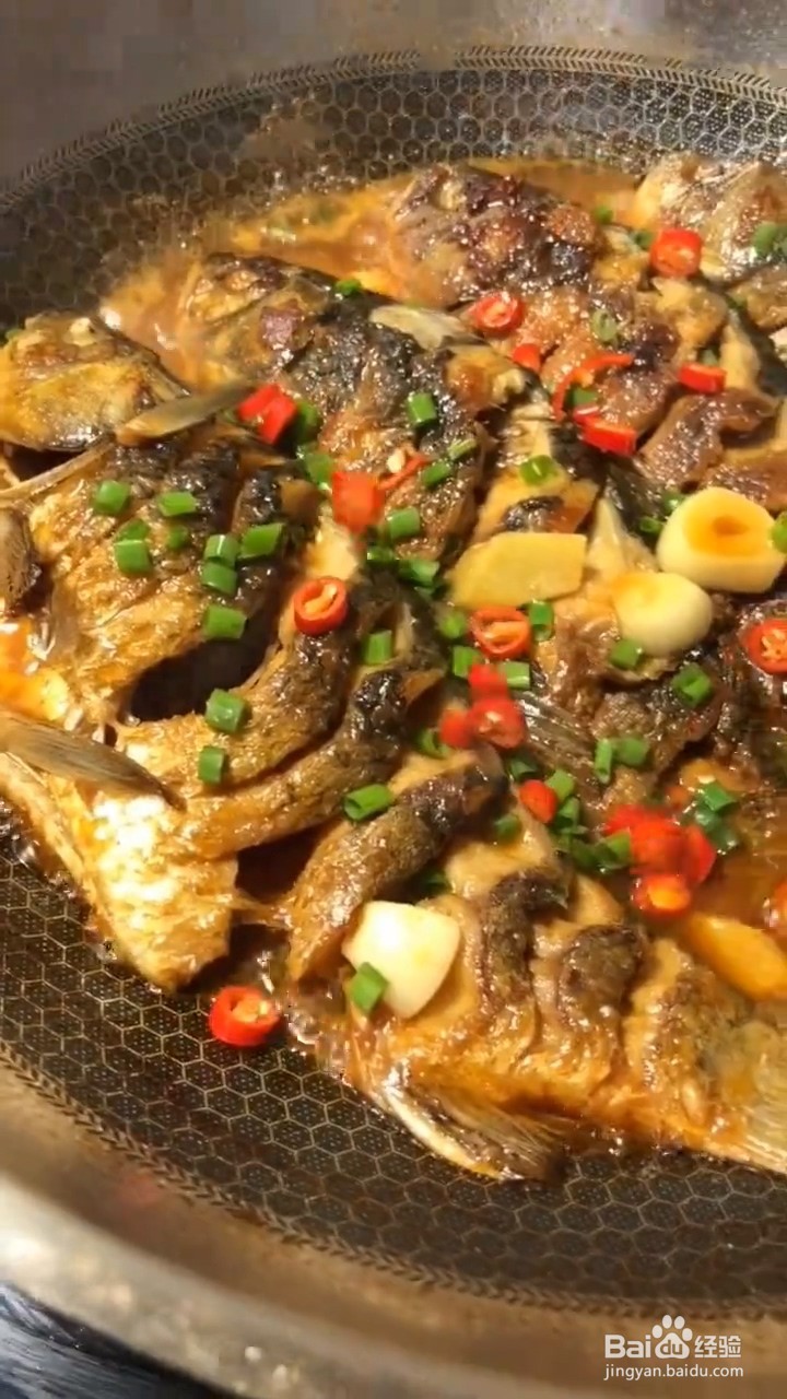 如何制作好吃的红烧鲫鱼