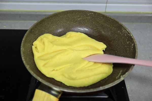 蔓越莓奶香绿豆糕