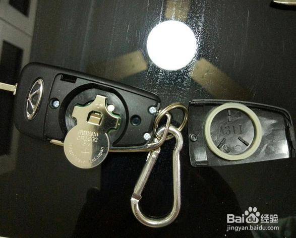 奇瑞艾瑞泽5车钥匙没电怎么更换电池