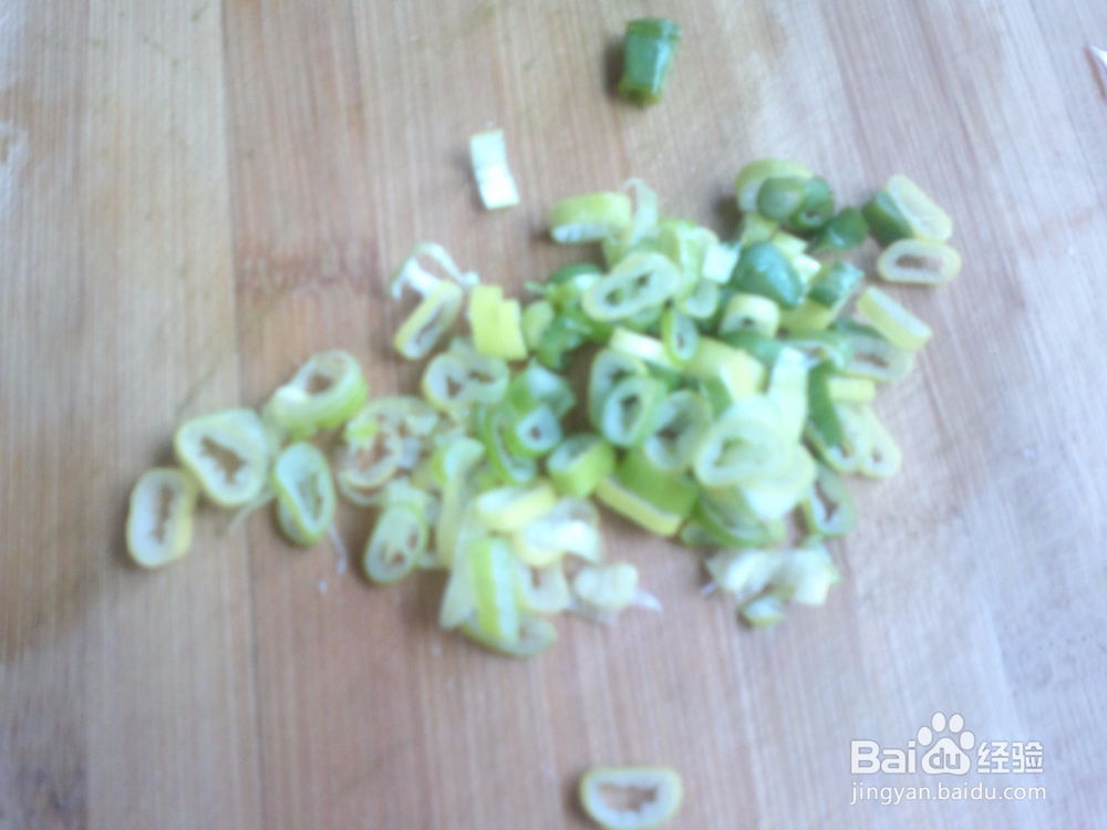 香辣木耳烧素鸡的做法