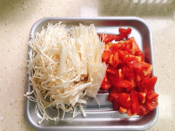 金针菇炒西红柿