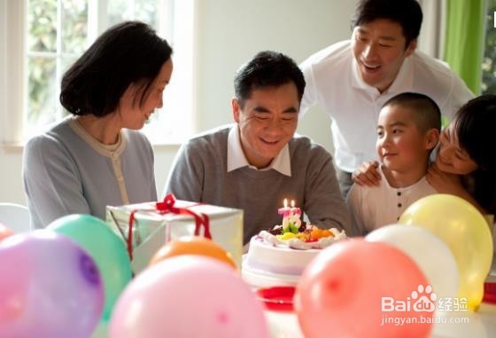 怎样给别人送礼最自然？