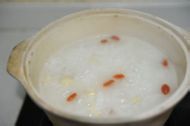 枸杞莲子粥的做法