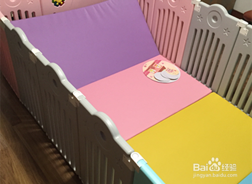 宝宝学习爬行时用什么引导比较好呢？