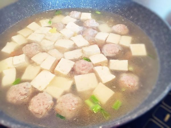 特色老汤肉丸豆腐