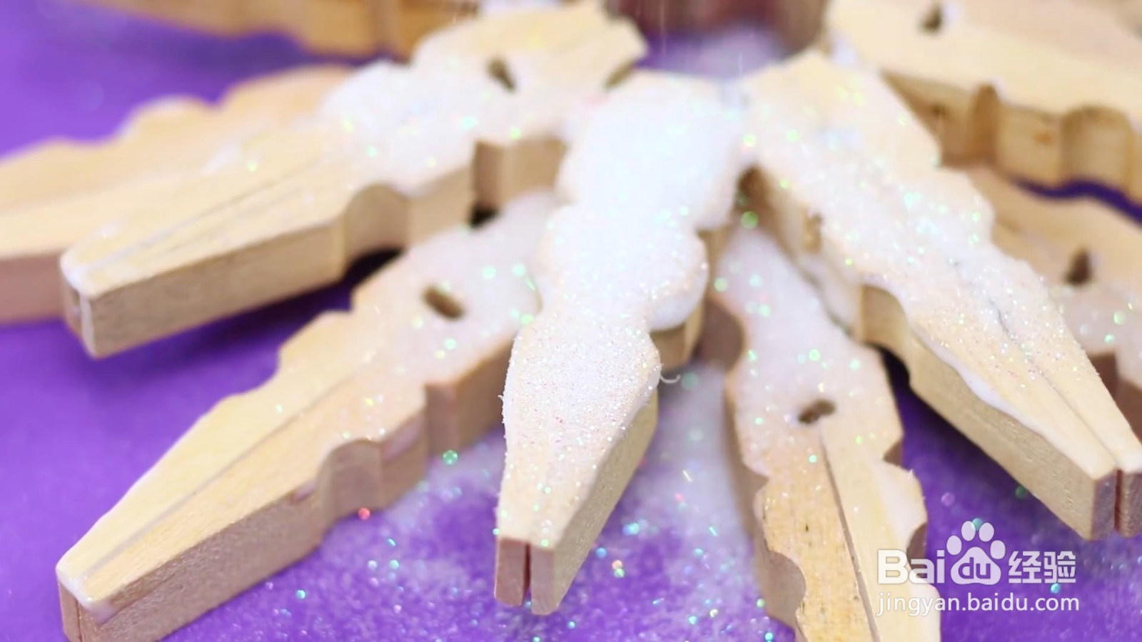 如何DIY雪花装饰品