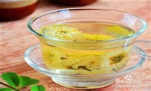 常服菊花增年寿