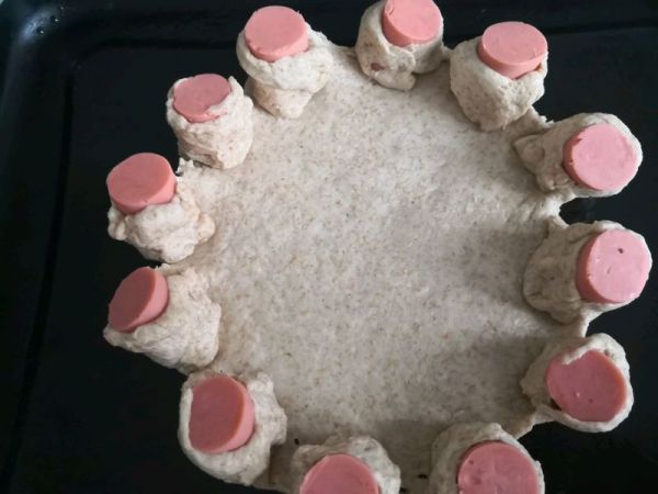 鲜虾贡丸披萨和花式培根披萨