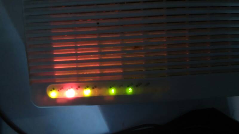 你好！我的是联通光纤猫的LOS亮红灯，PON不亮。请问怎么解决