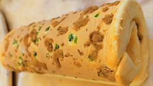 香葱肉松蛋糕卷的做法