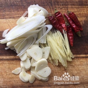 酱焖黄鱼的做法