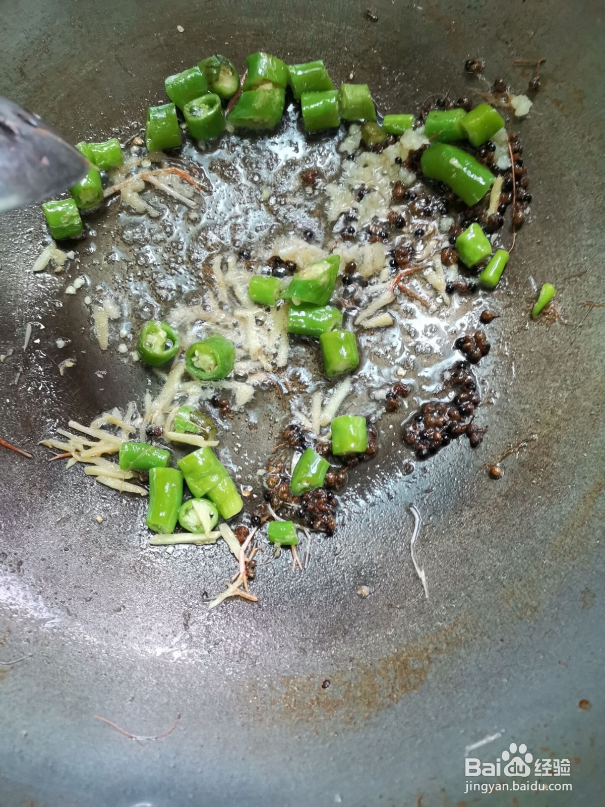 双椒小河虾怎么做