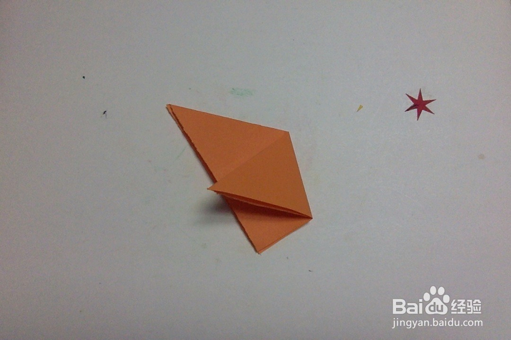 怎样剪蝴蝶窗花?手工三角团花