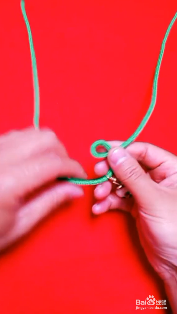 女士项链吊坠打结方法