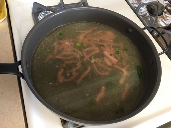 一碗菠菜火腿鸡汤面